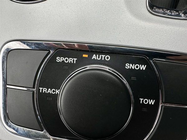 2013 Jeep Grand Cherokee 6.4L HEMI SRT8 Carousel 12
