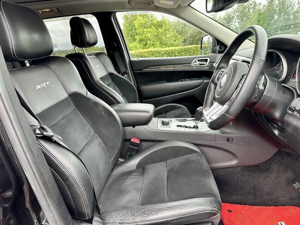 2013 Jeep Grand Cherokee 6.4L HEMI SRT8 Carousel 14