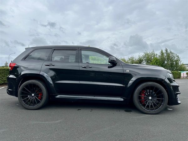 2013 Jeep Grand Cherokee 6.4L HEMI SRT8 Carousel 3