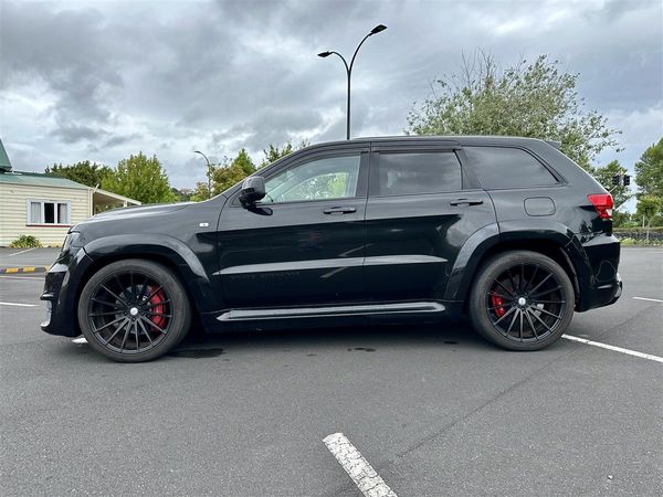 2013 Jeep Grand Cherokee 6.4L HEMI SRT8 Carousel 8