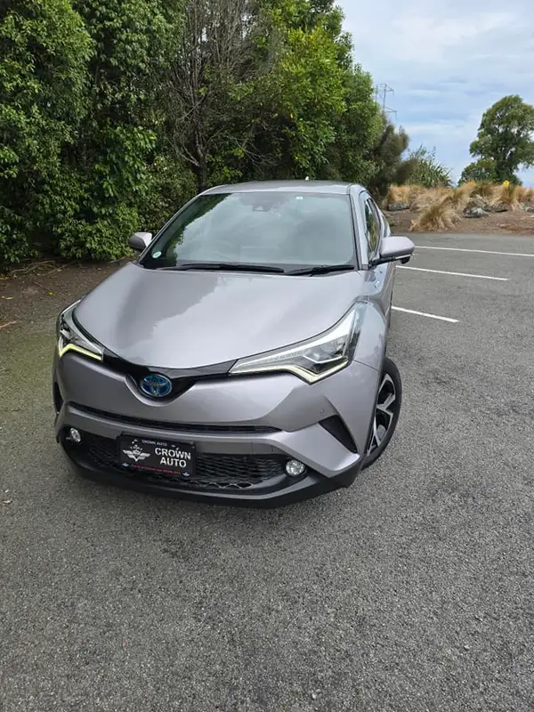 2018 Toyota C-HR G Spec – Style, Comfort & Performance! Carousel 4