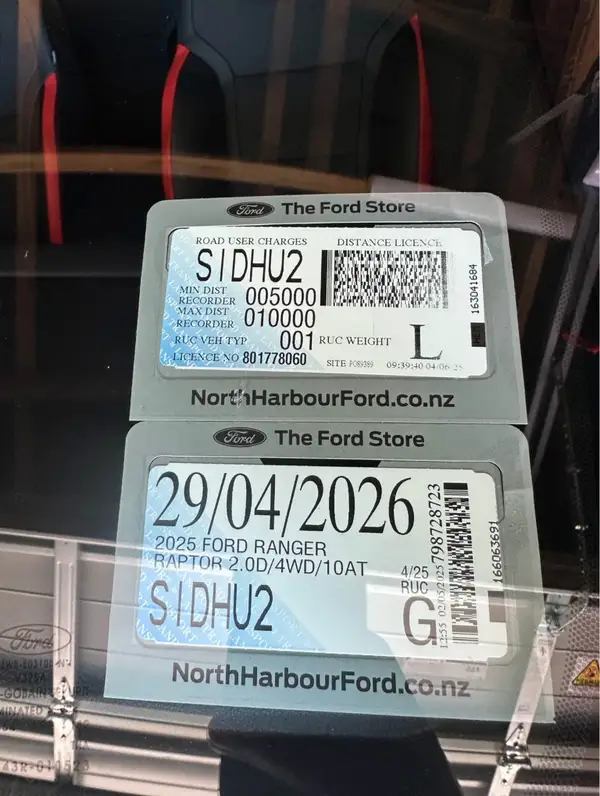 Ford Raptor 2025 Carousel 6