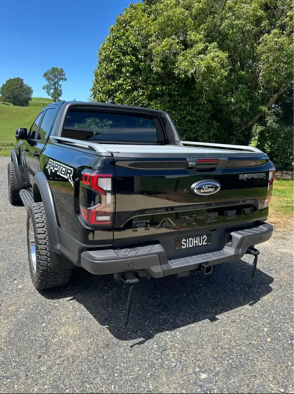 Ford Raptor 2025 Carousel 4