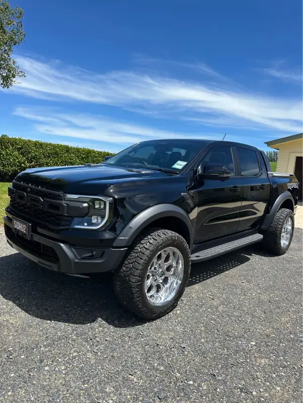 Ford Raptor 2025 Carousel 2