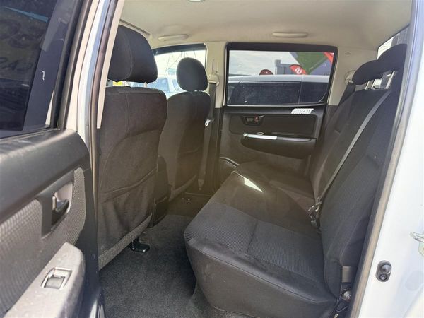 2014 Toyota Hilux SR5 4WD 3.0TD DC 5M Carousel 8