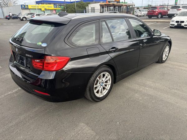 2014 BMW 320i Tourer Sport Carousel 7