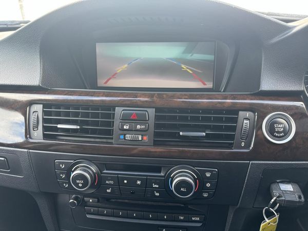 2011 BMW 320i Tourer Sport Carousel 9