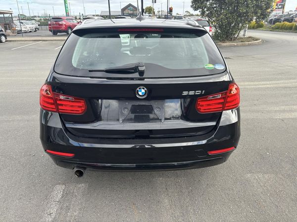 2014 BMW 320i Tourer Sport Carousel 6