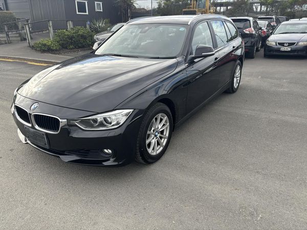 2014 BMW 320i Tourer Sport Carousel 4