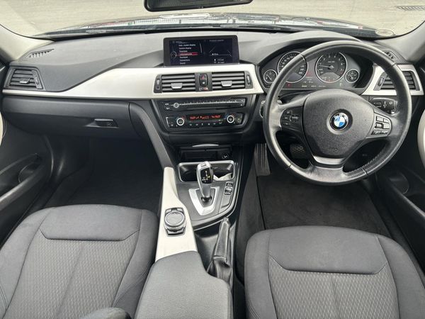 2014 BMW 320i Tourer Sport Carousel 8