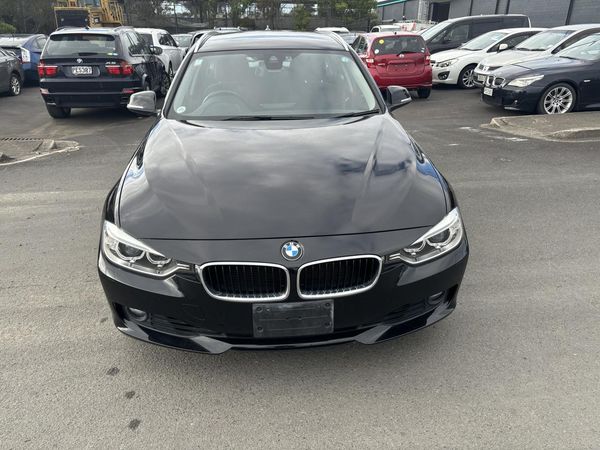 2014 BMW 320i Tourer Sport Carousel 3