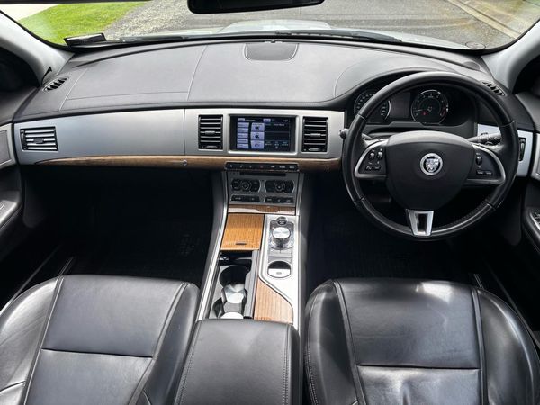 2012 Jaguar XF 3.0P V6 Luxury Carousel 7