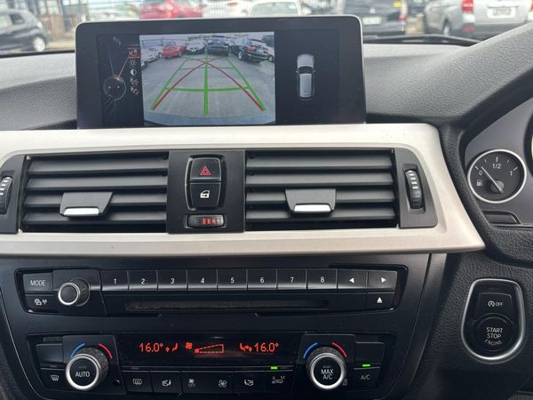 2014 BMW 320i Tourer Sport Carousel 9