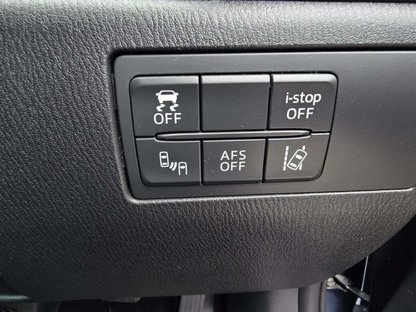 2016 Mazda Axela 20S !! Pristine condition Carousel 16