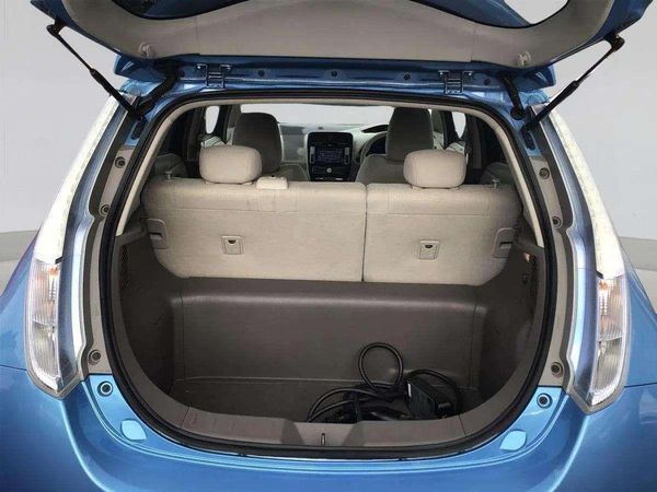2011 Nissan Leaf Carousel 6