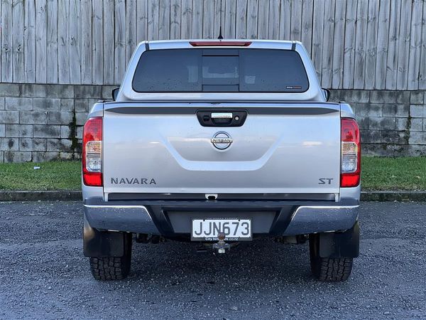 2015 Nissan Navara ST 2.3D/7AM/UT/4DR/5 Carousel 5