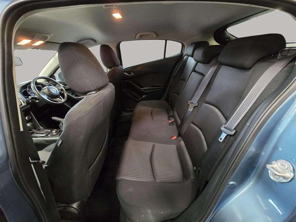 2015 Mazda Axela Carousel 10