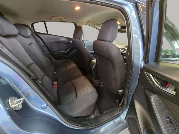2015 Mazda Axela Carousel 12