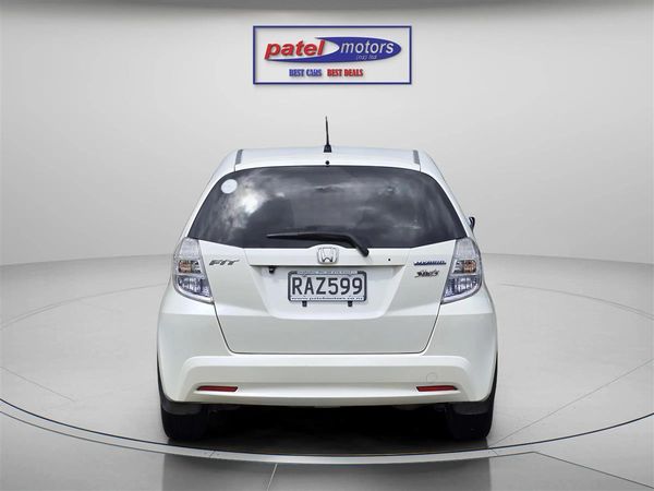 2012 Honda Fit HYBRID !! Top Spec !! heated seats !! Cruise control !! Reverse camera Carousel 5