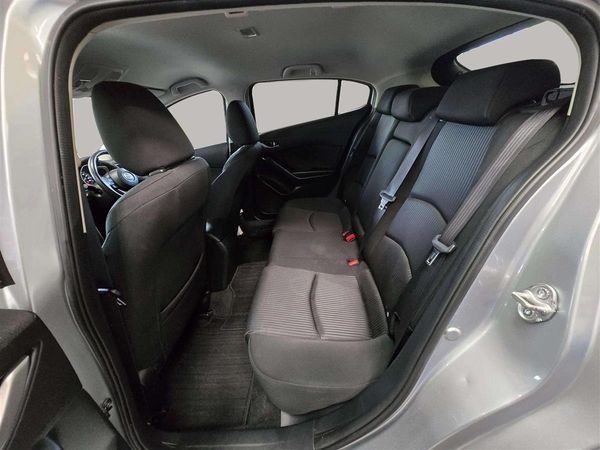 2016 Mazda Axela Carousel 11