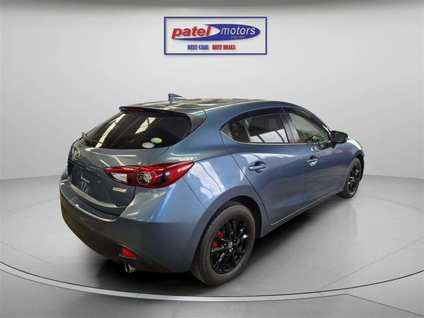 2015 Mazda Axela Carousel 7