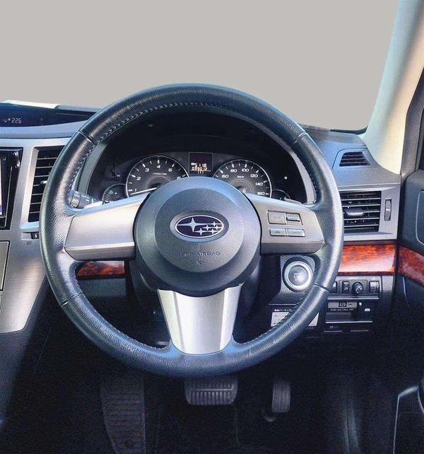 2010 Subaru Legacy Carousel 10