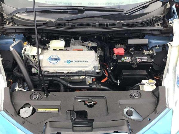2011 Nissan Leaf Carousel 17