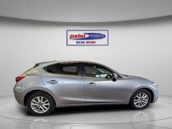2016 Mazda Axela Carousel 6