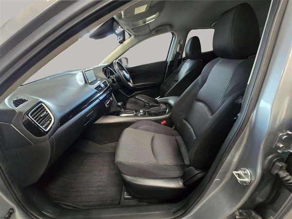 2016 Mazda Axela Carousel 10
