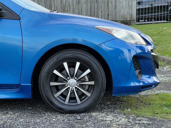 2012 Mazda Axela 20S SPORTS !! VERY LOW KMS !! Carousel 4