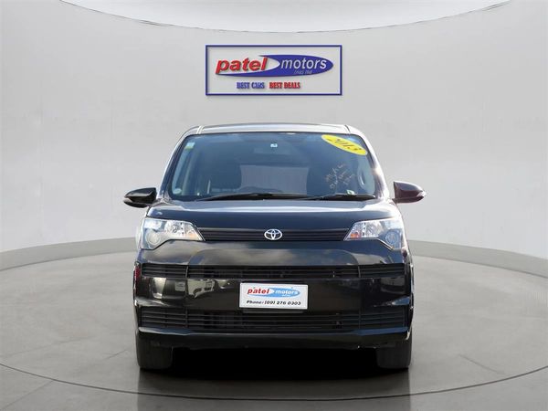 2013 Toyota Spade Carousel 1