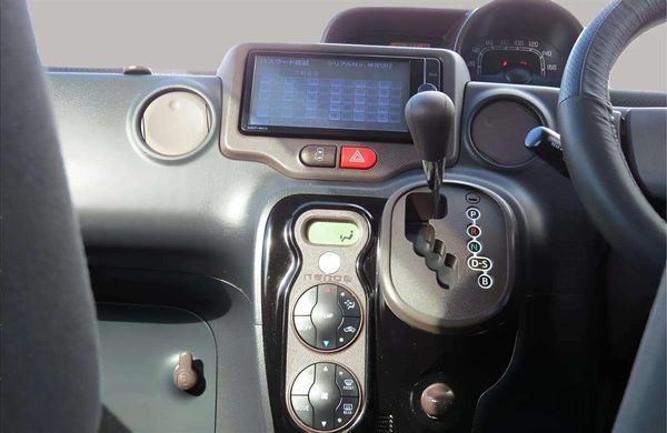 2013 Toyota Spade Carousel 12