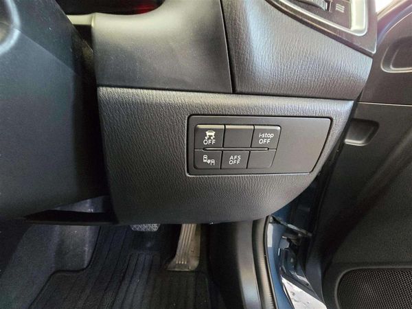 2015 Mazda Axela Carousel 16