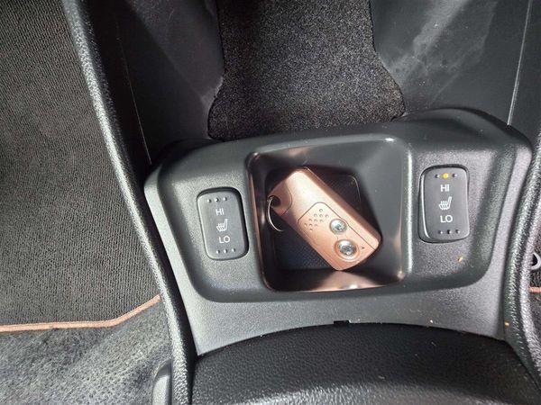 2012 Honda Fit HYBRID !! Top Spec !! heated seats !! Cruise control !! Reverse camera Carousel 17