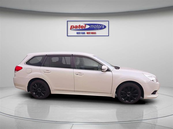 2010 Subaru Legacy Carousel 3