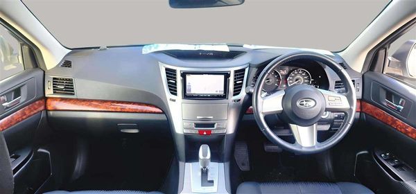 2010 Subaru Legacy Carousel 9