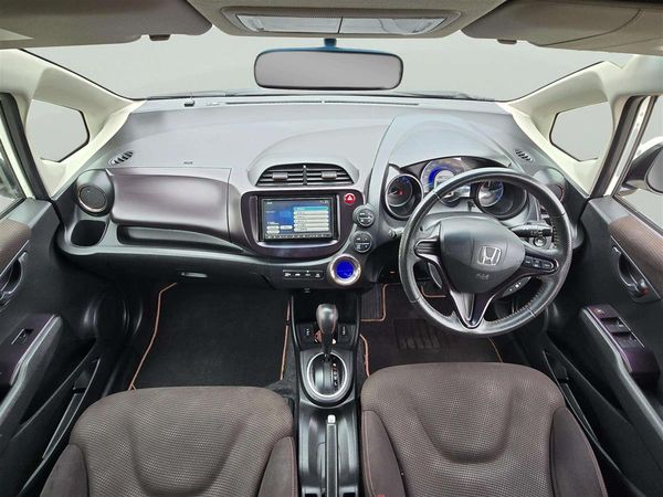 2012 Honda Fit HYBRID !! Top Spec !! heated seats !! Cruise control !! Reverse camera Carousel 13