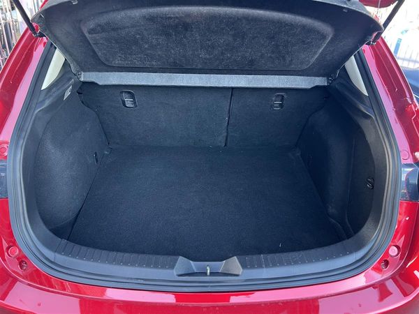 2016 Mazda Axela Low Mileage !! Paddle shifts !! Blutooth Carousel 6