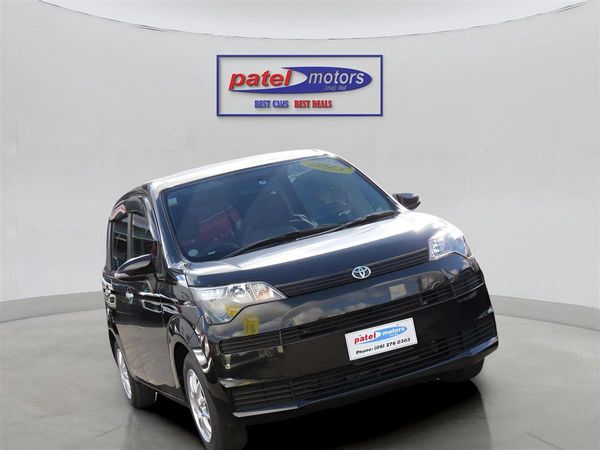 2013 Toyota Spade Carousel 4