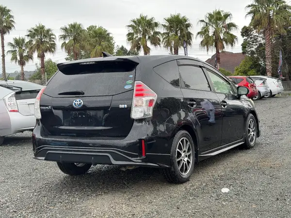 2014 Toyota Prius Alpha ALPHA G (FACELIFT, BODYKIT) Carousel 5
