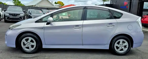 2014 Toyota Prius Carousel 3