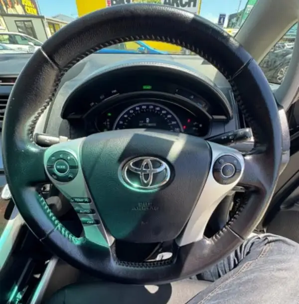 2015 Toyota Sai Carousel 6