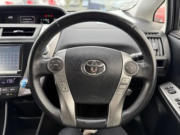2014 Toyota Prius Alpha ALPHA G (FACELIFT, BODYKIT) Carousel 8