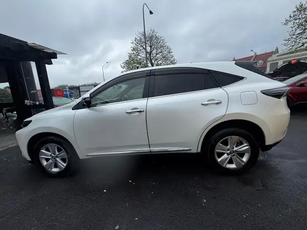 2014 Toyota Harrier ELEGANCE Carousel 2