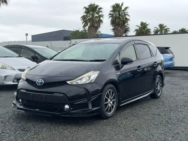 2014 Toyota Prius Alpha ALPHA G (FACELIFT, BODYKIT) Carousel 2
