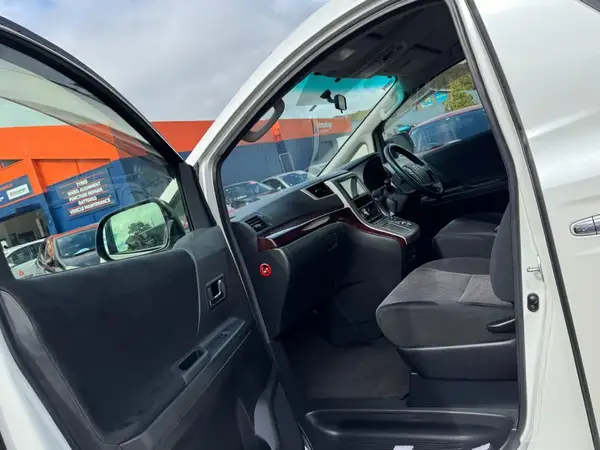 2012 Toyota Vellfire 2.4Z 8ST Carousel 2