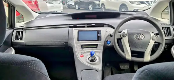 2014 Toyota Prius Carousel 8