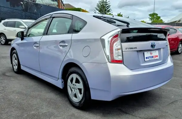 2014 Toyota Prius Carousel 4