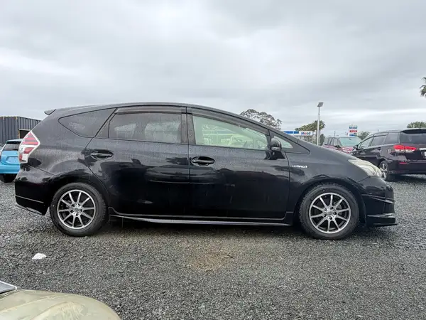 2014 Toyota Prius Alpha ALPHA G (FACELIFT, BODYKIT) Carousel 6