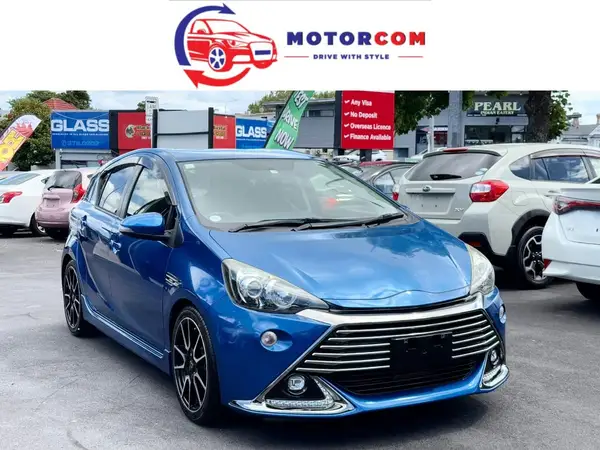 2015 Toyota Aqua GS Hybrid Carousel 1